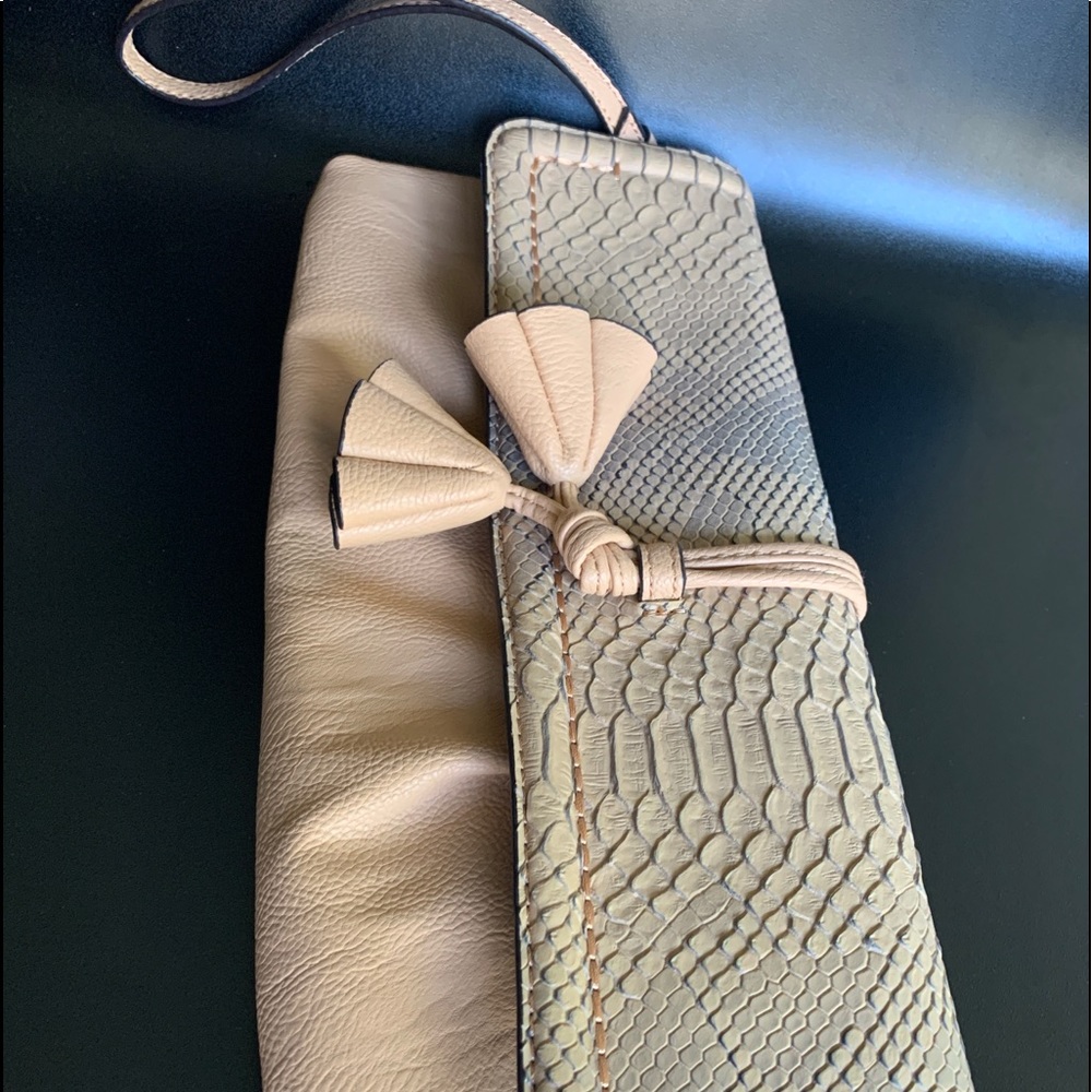 🌷Vera Wang Wristlet Wallet 🌷